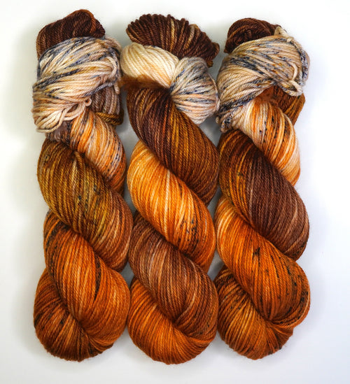 Single-Ply vs. Plied Yarns: When to Use Each – Wild Woollys